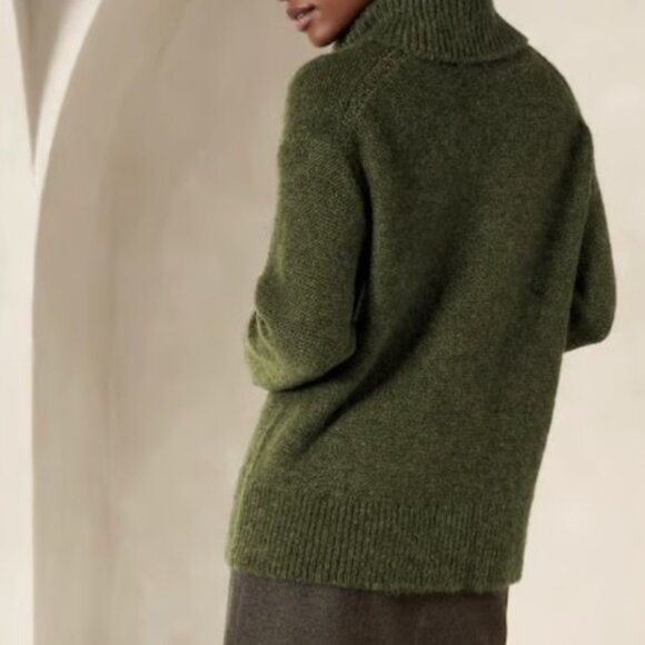 Banana Republic Brand Women's Large Oversized Turtleneck Sweater Army Green Wool - Picture 1 of 6